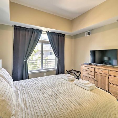 Grand Haven Condo - Walk To Nearby Hot Spots! Extérieur photo