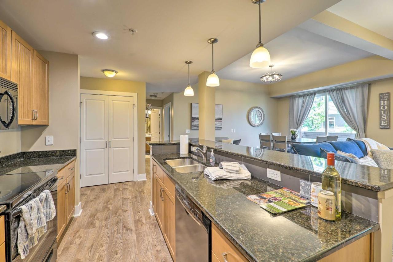 Grand Haven Condo - Walk To Nearby Hot Spots! Extérieur photo