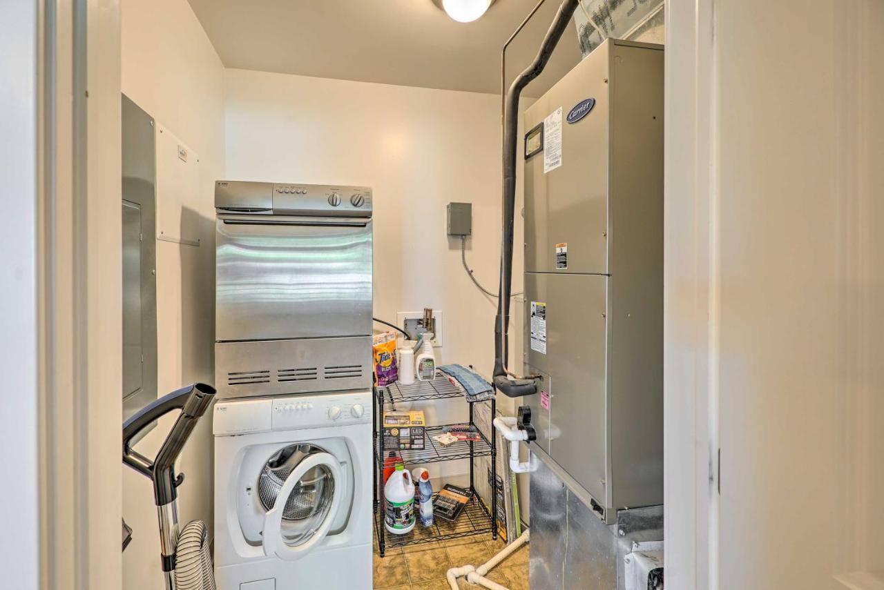Grand Haven Condo - Walk To Nearby Hot Spots! Extérieur photo
