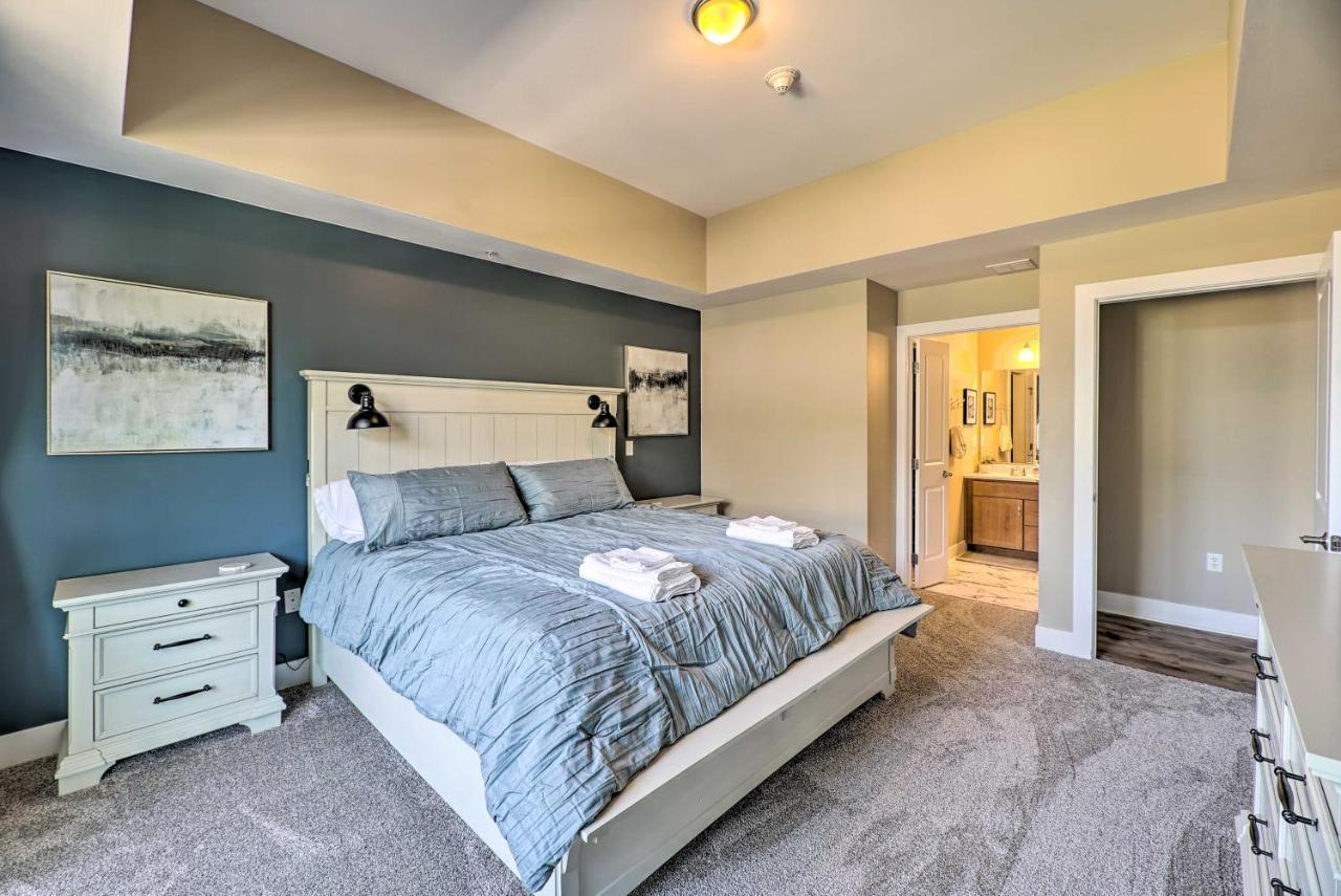 Grand Haven Condo - Walk To Nearby Hot Spots! Extérieur photo
