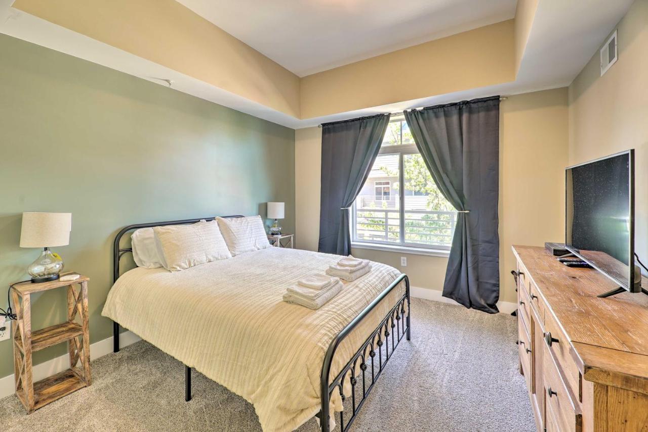 Grand Haven Condo - Walk To Nearby Hot Spots! Extérieur photo
